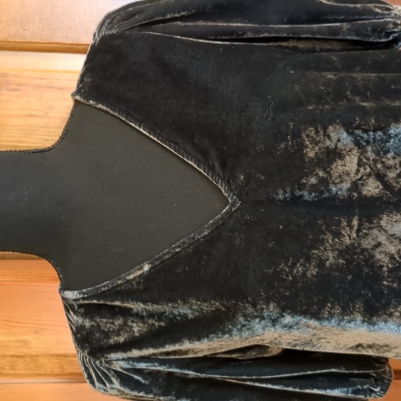🎄LOFT velvet/valour top! - Picture 2 of 8